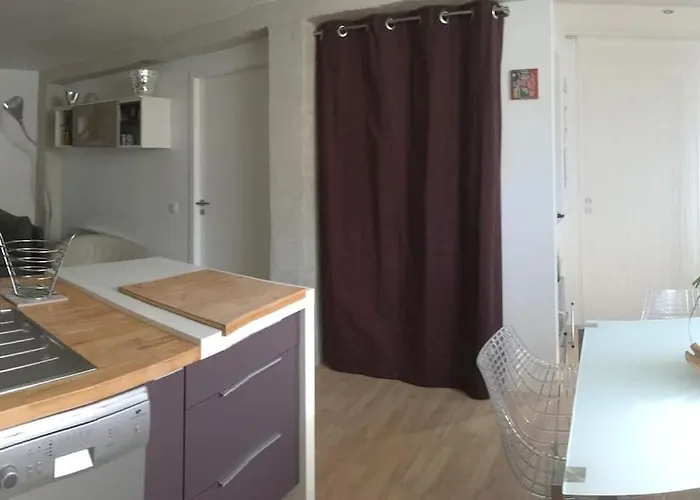 T2 St Martin Du Touch Airbus Quiet And Spacious