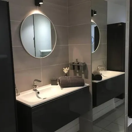T2 St Martin Du Touch Airbus Quiet And Spacious Apartment
