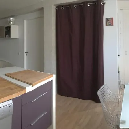 T2 St Martin Du Touch Airbus Quiet And Spacious